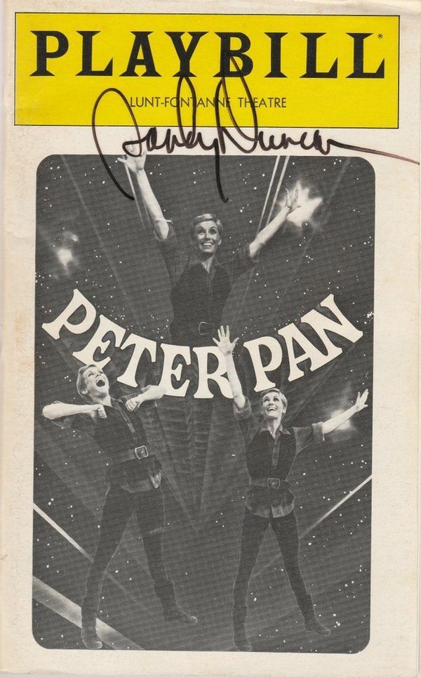 Sandy Duncan as PETER PAN November 1980 SIGNIERT Playbill, LUNT-FONTANNE THEATRE